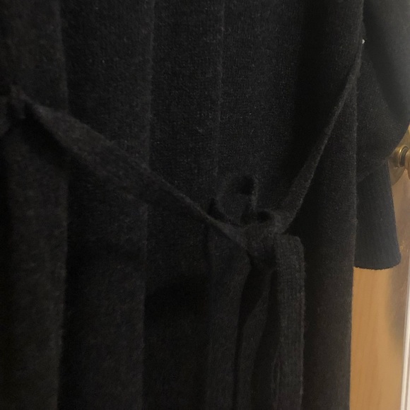 NWT VINCE Wool/Cashmere V-Neck Full Length Sweater Dress Size XS - Picture 6 of 13